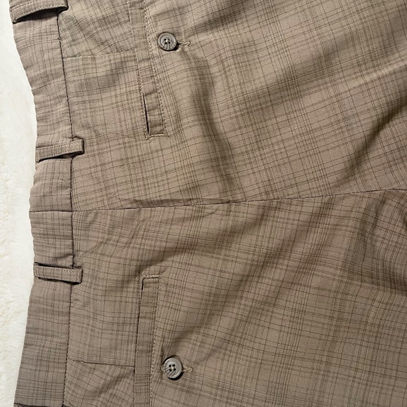 Men’s Lone Cypress by Pebble Beach size 35 brown golf short - Picture 6 of 6